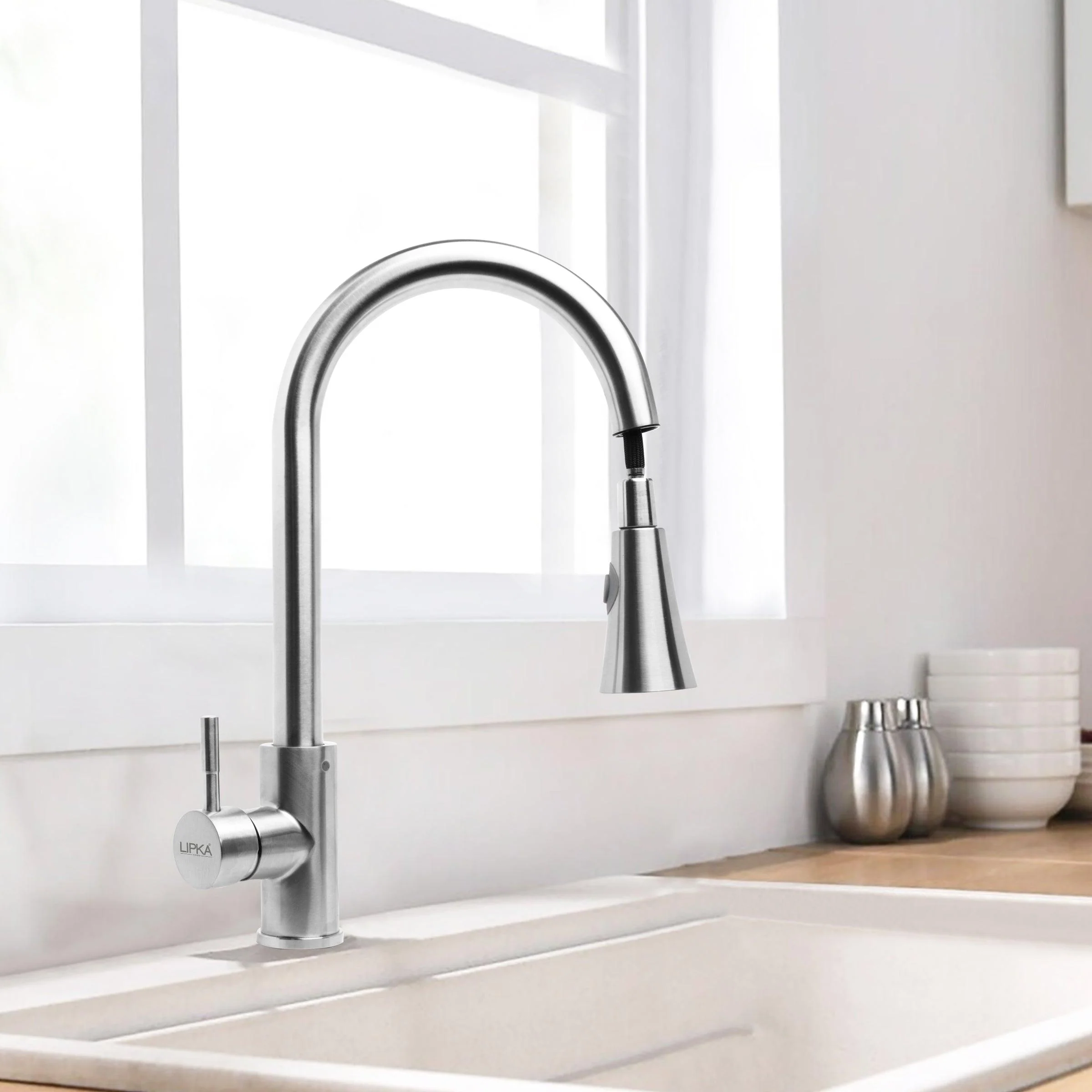 Kyron Single Lever 304-Grade Pull-out Mixer Faucet with Swivel Spout & Dual Flow (Silver) - LIPKA - Image 2